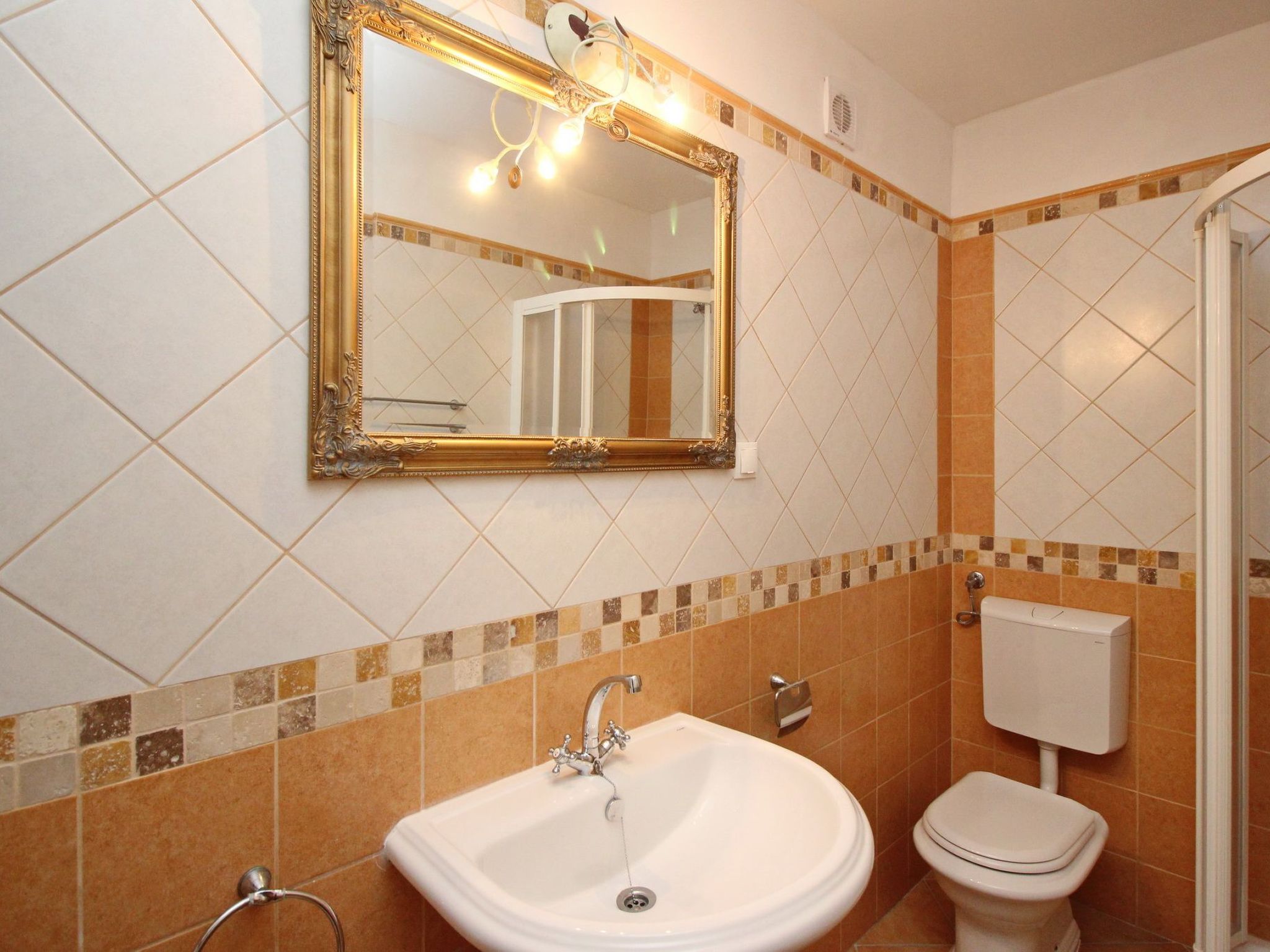 Renoviertes Steinhaus mit Garten und Pool ideal für ein erholsamen Urlaub-Binnen