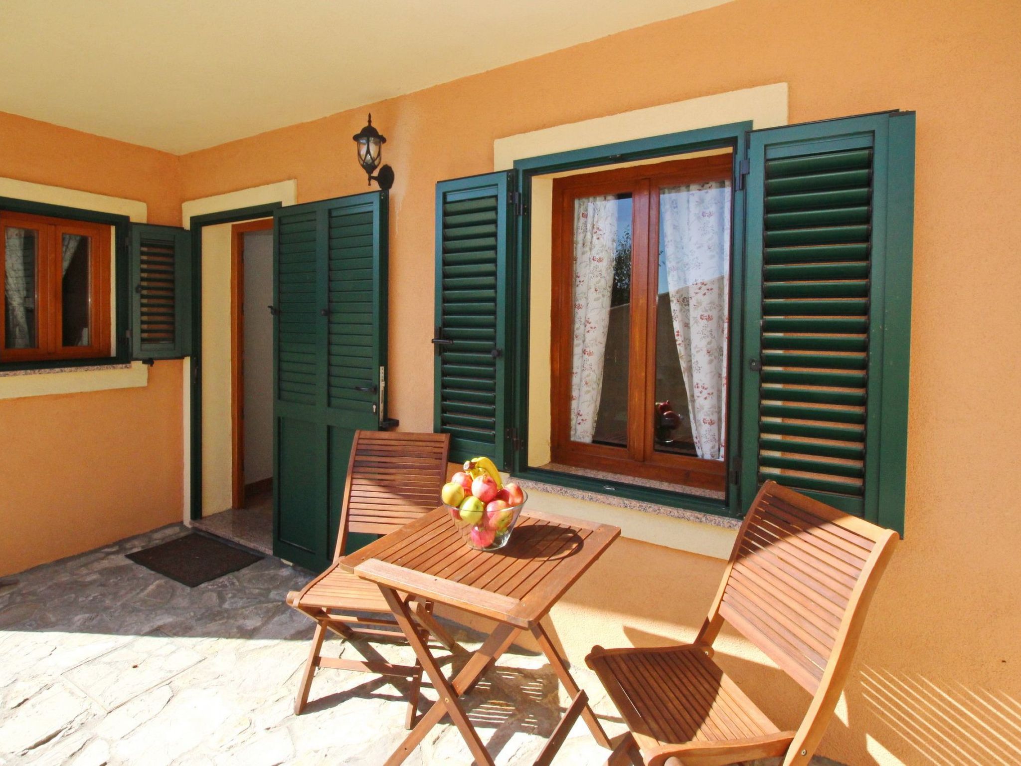 Renoviertes Steinhaus mit Garten und Pool ideal für ein erholsamen Urlaub-Binnen