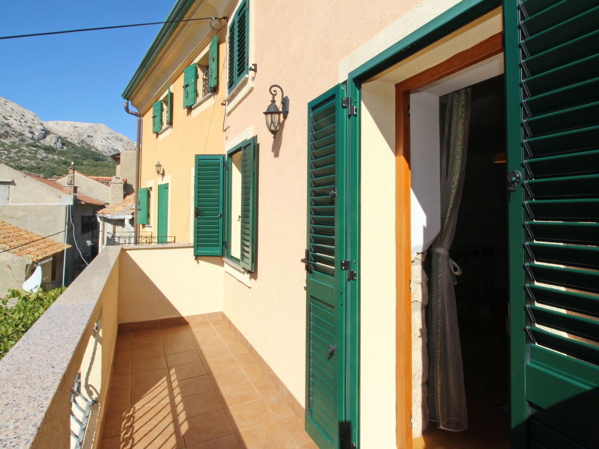 Renoviertes Steinhaus mit Garten und Pool ideal für ein erholsamen Urlaub-Binnen