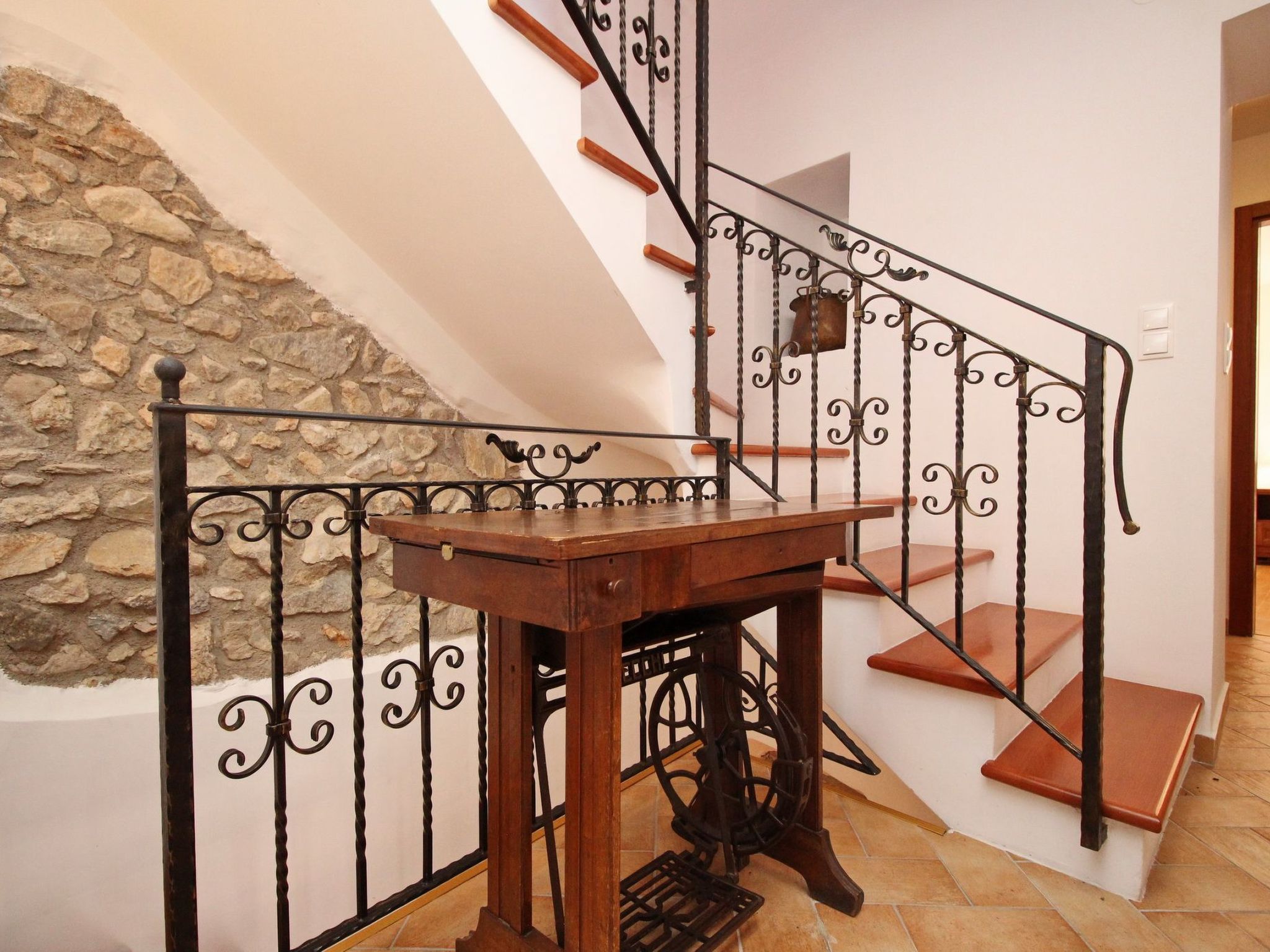 Renoviertes Steinhaus mit Garten und Pool ideal für ein erholsamen Urlaub-Binnen