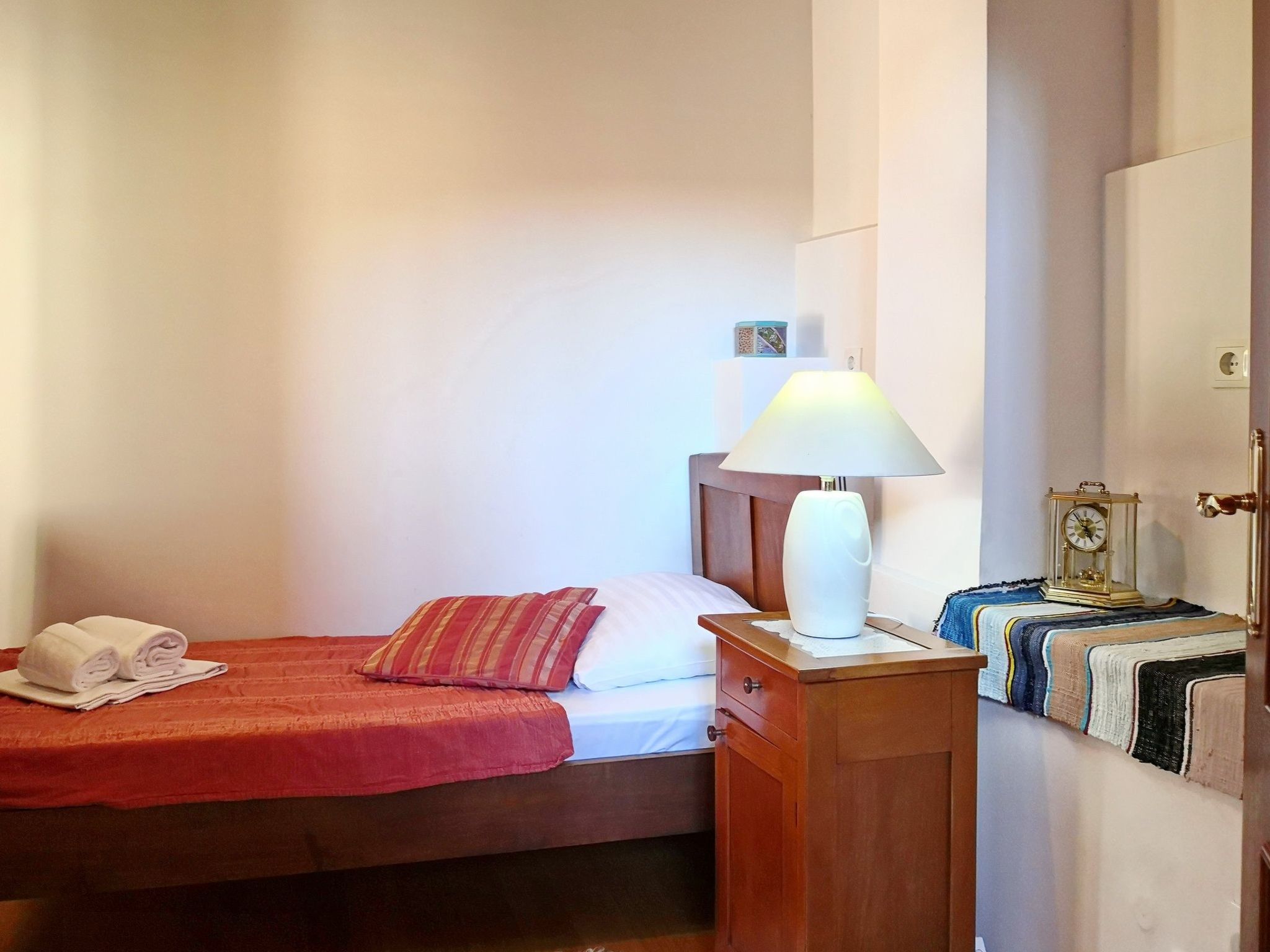 Renoviertes Steinhaus mit Garten und Pool ideal für ein erholsamen Urlaub-Binnen