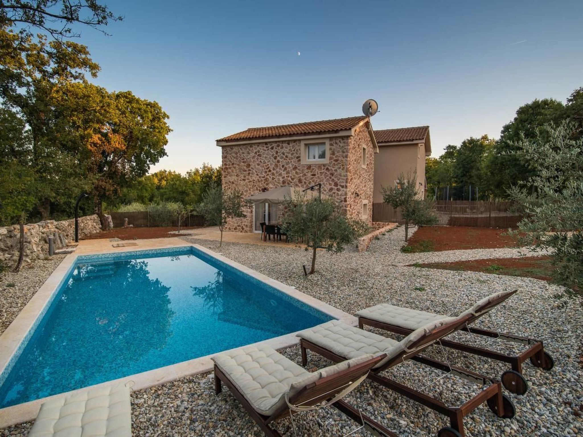 Vila Petite - Steinvilla mit Pool-Image-tags.info