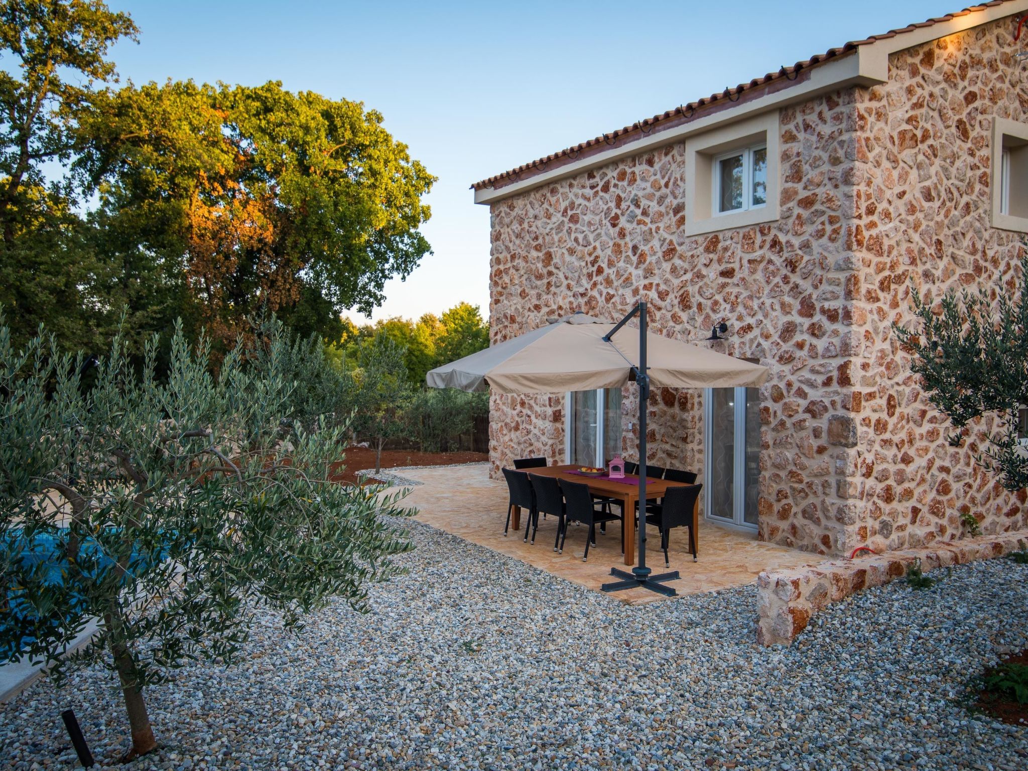 Vila Petite - Steinvilla mit Pool-Image-tags.info