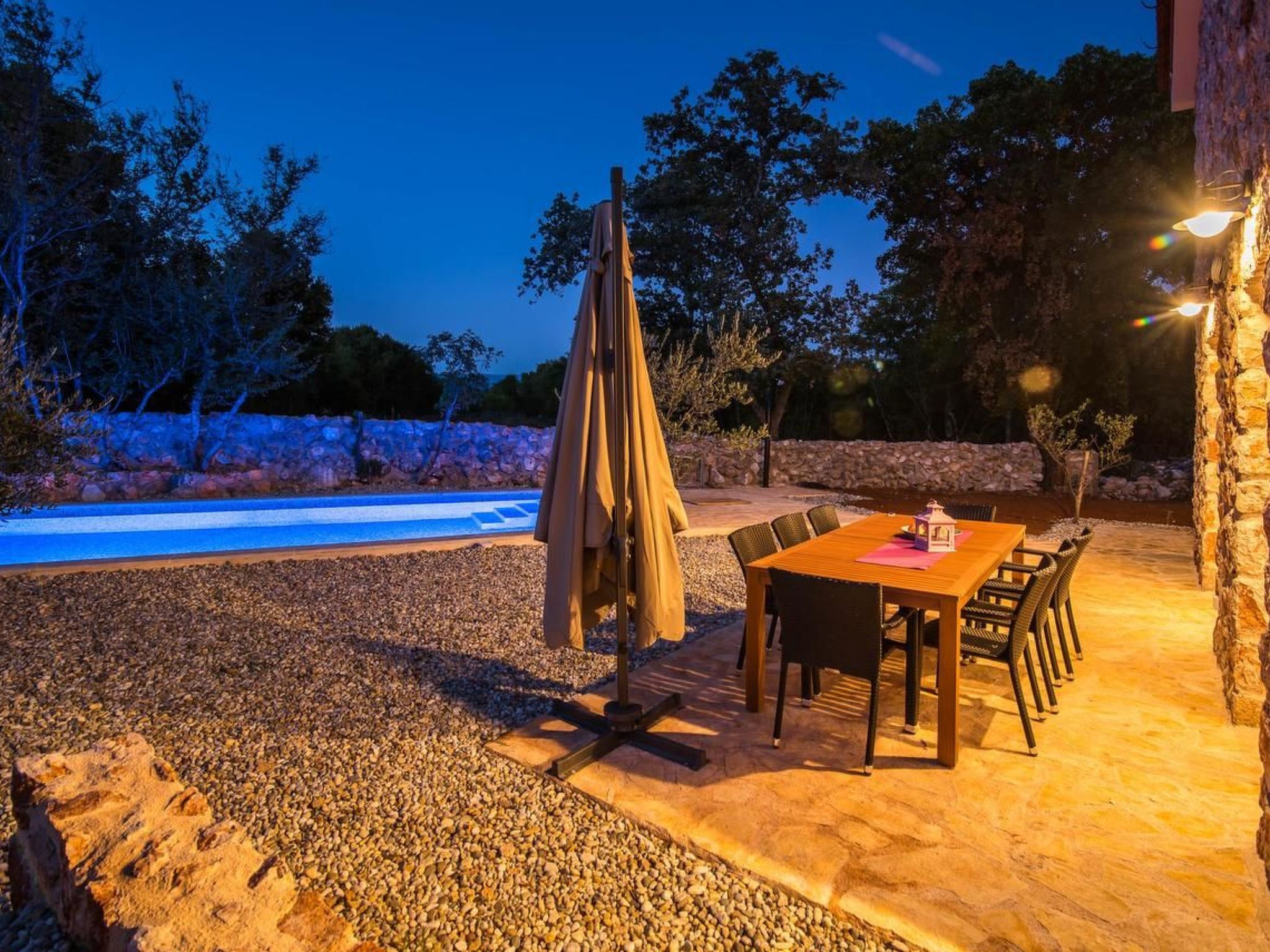 Vila Petite - Steinvilla mit Pool-Image-tags.info