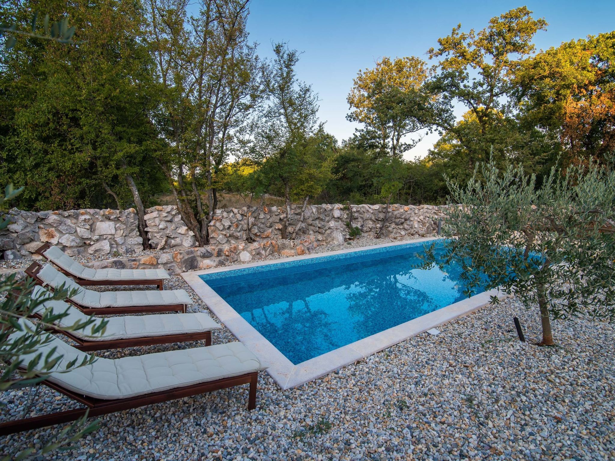 Vila Petite - Steinvilla mit Pool-Image-tags.info