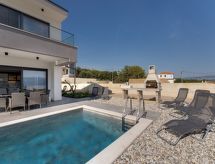 Villa Rosemary: Privézwembad & Panoramisch Zeezicht bij Garica - thumbnail 6