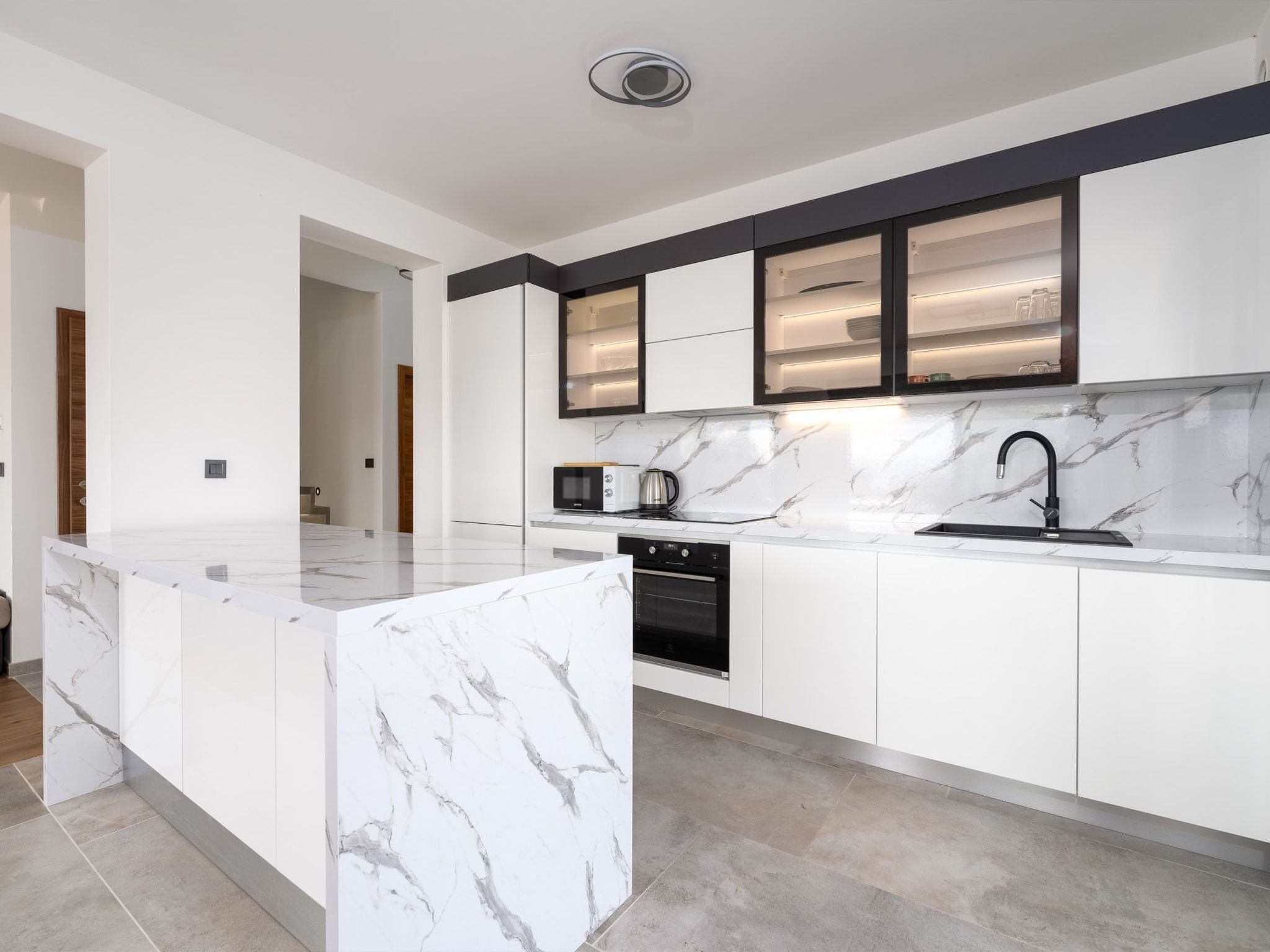 Villa "Rosemary" mit Pool und Panoramablick auf das Meer-Image-tags.info