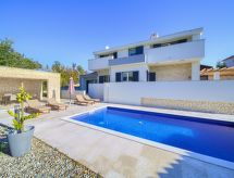 Villa Adria in Garica: privézwembad, tuin en uitzicht op de Kvarner Baai - thumbnail 1