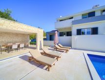 Villa Adria in Garica: privézwembad, tuin en uitzicht op de Kvarner Baai - thumbnail 2