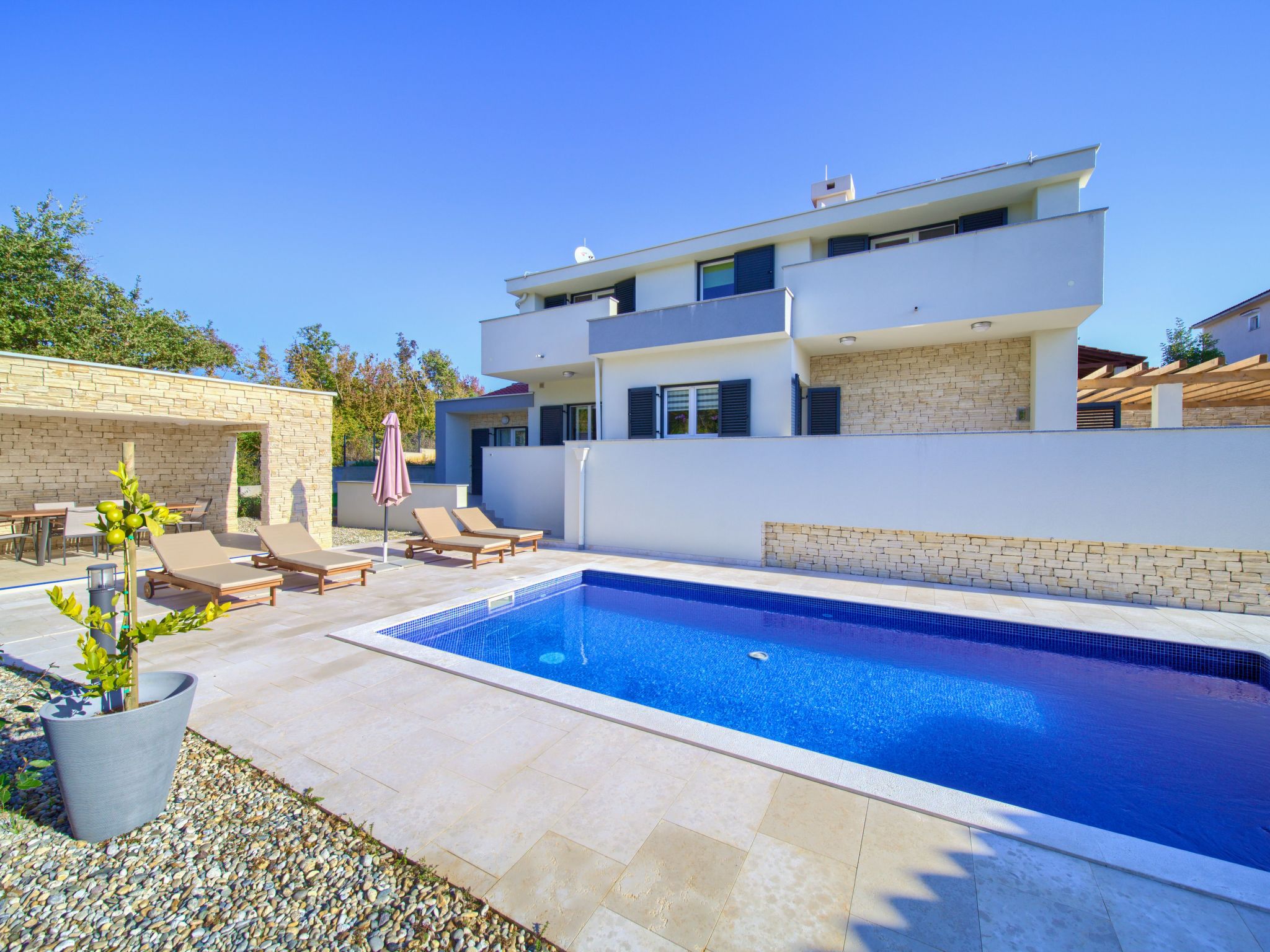 Villa "Adria" mit Garten, Grill und Terrasse