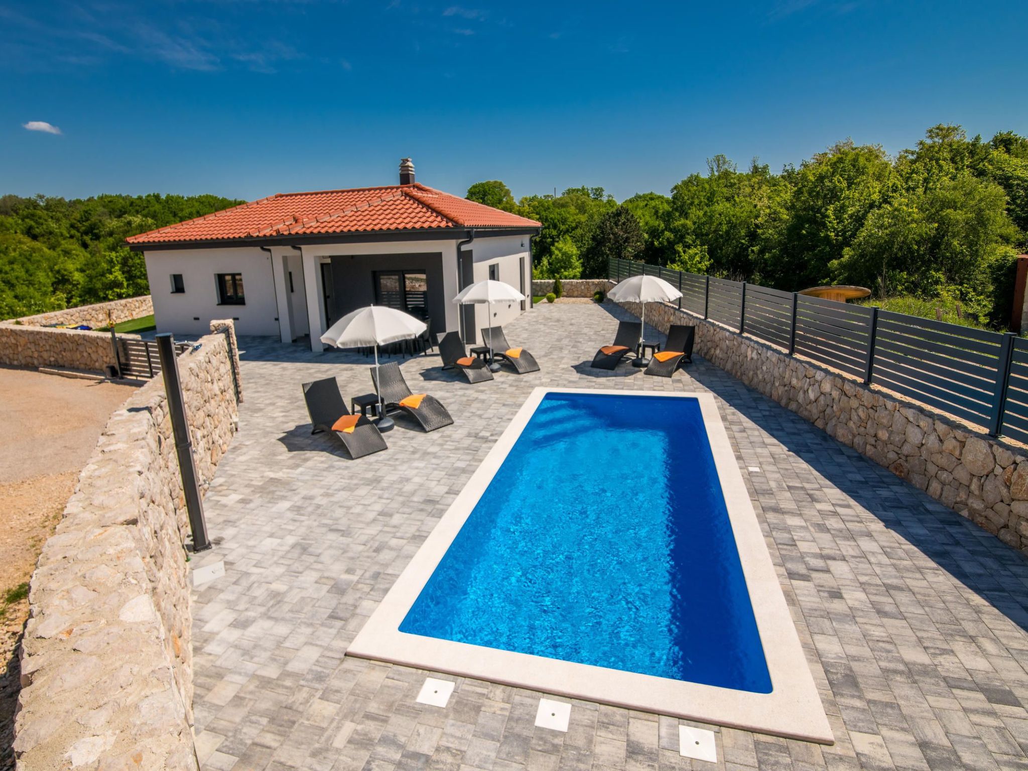 "Villa Enie" mit eigenem Pool-Image-tags.info