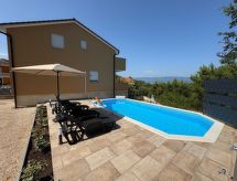 Vrijstaand vakantiehuis met privézwembad nabij zee in Garica, Kvarnerbaai - thumbnail 1
