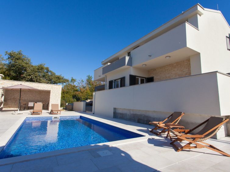 Vakantiehuis met privézwembad in Garica voor 4 personen · 200 m² in Garica