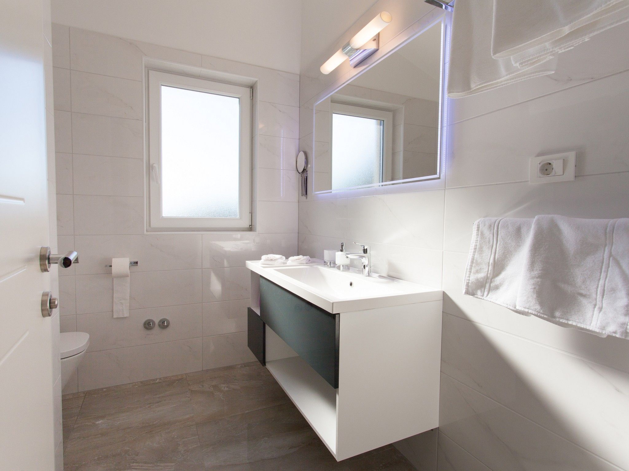 "Adrimar" mit privatem Pool-Image-tags.info