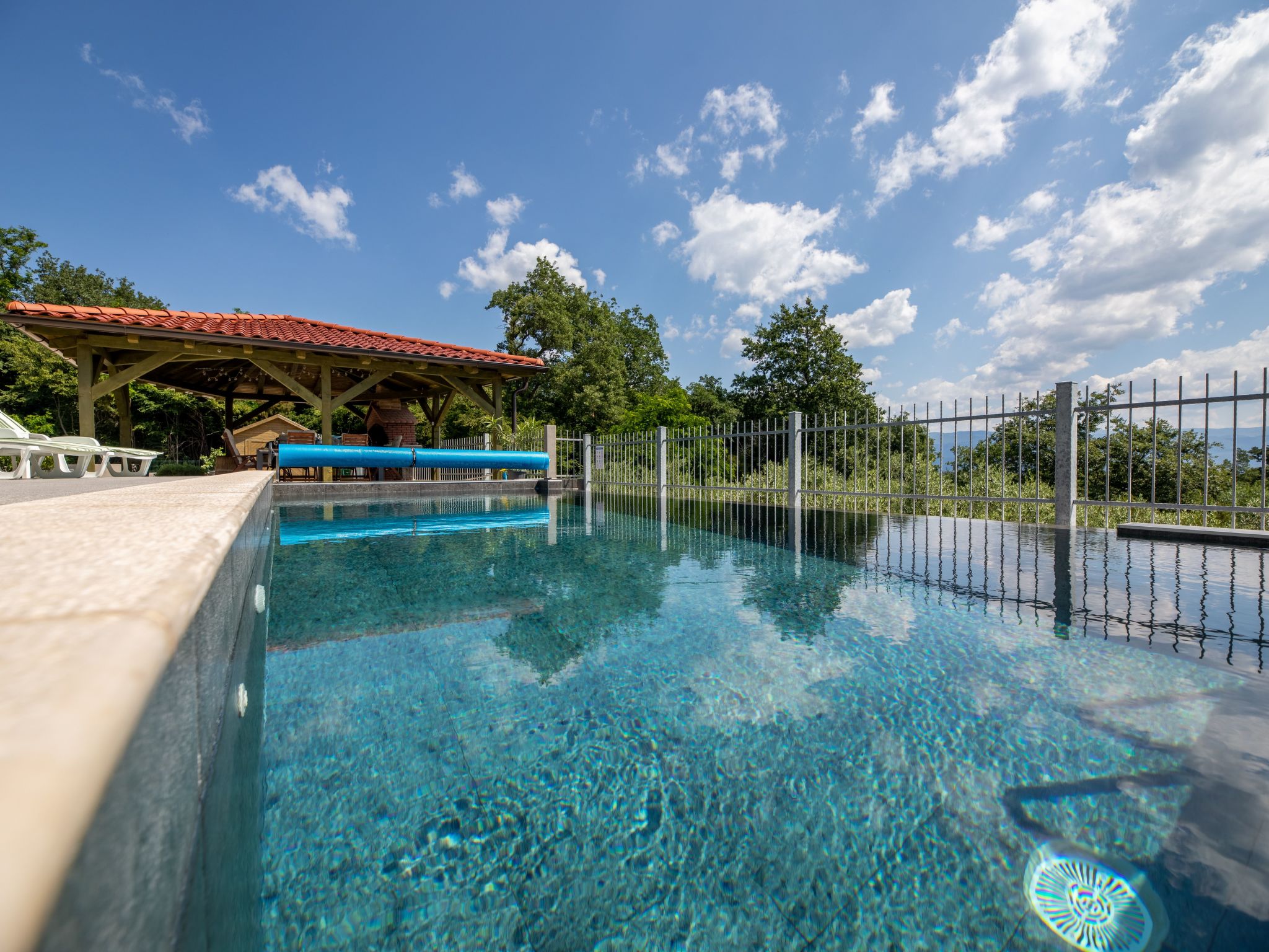 Vila Ema mit Meerblick-Drinnen