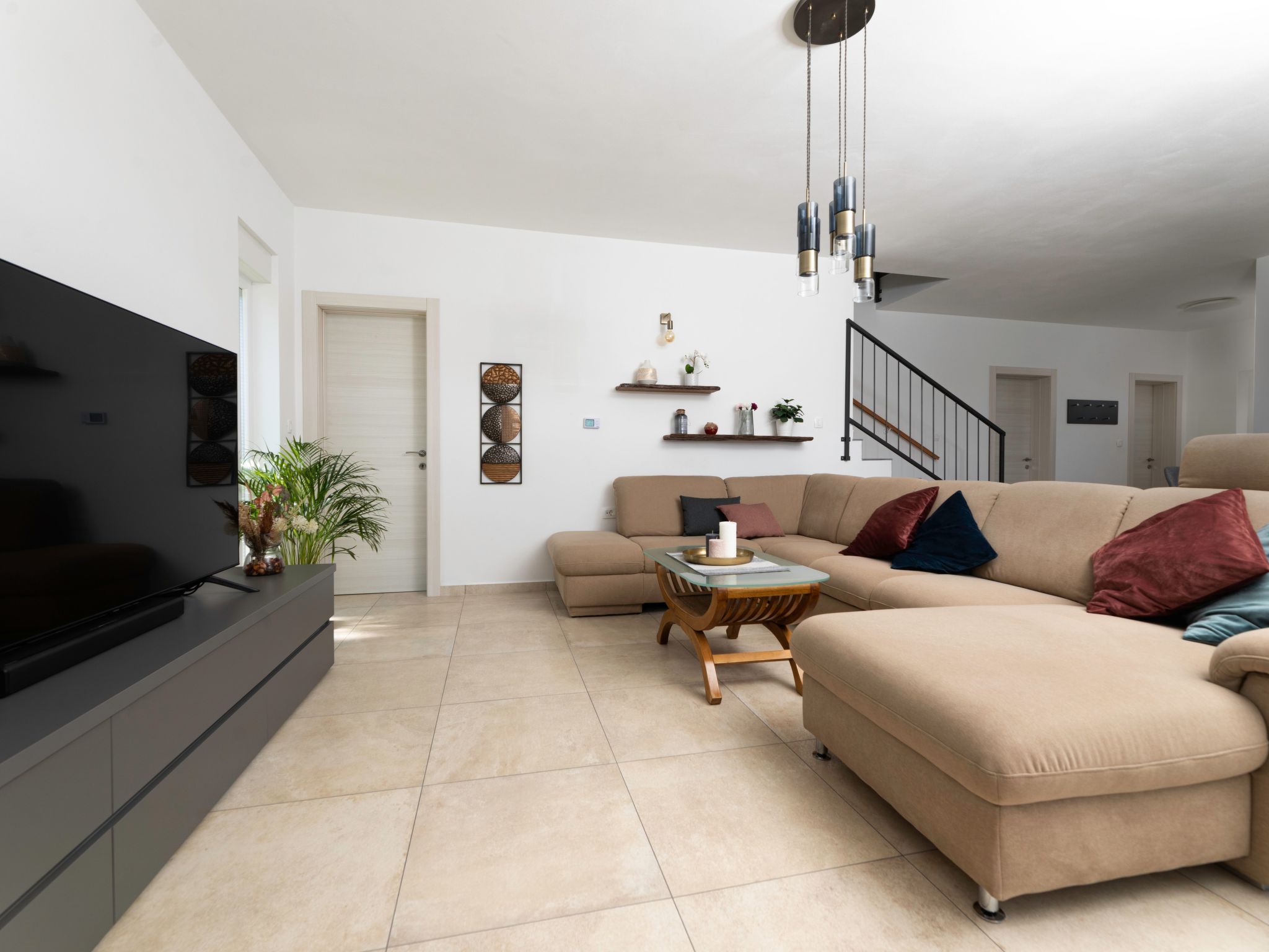 Vila Ema mit Meerblick-Drinnen