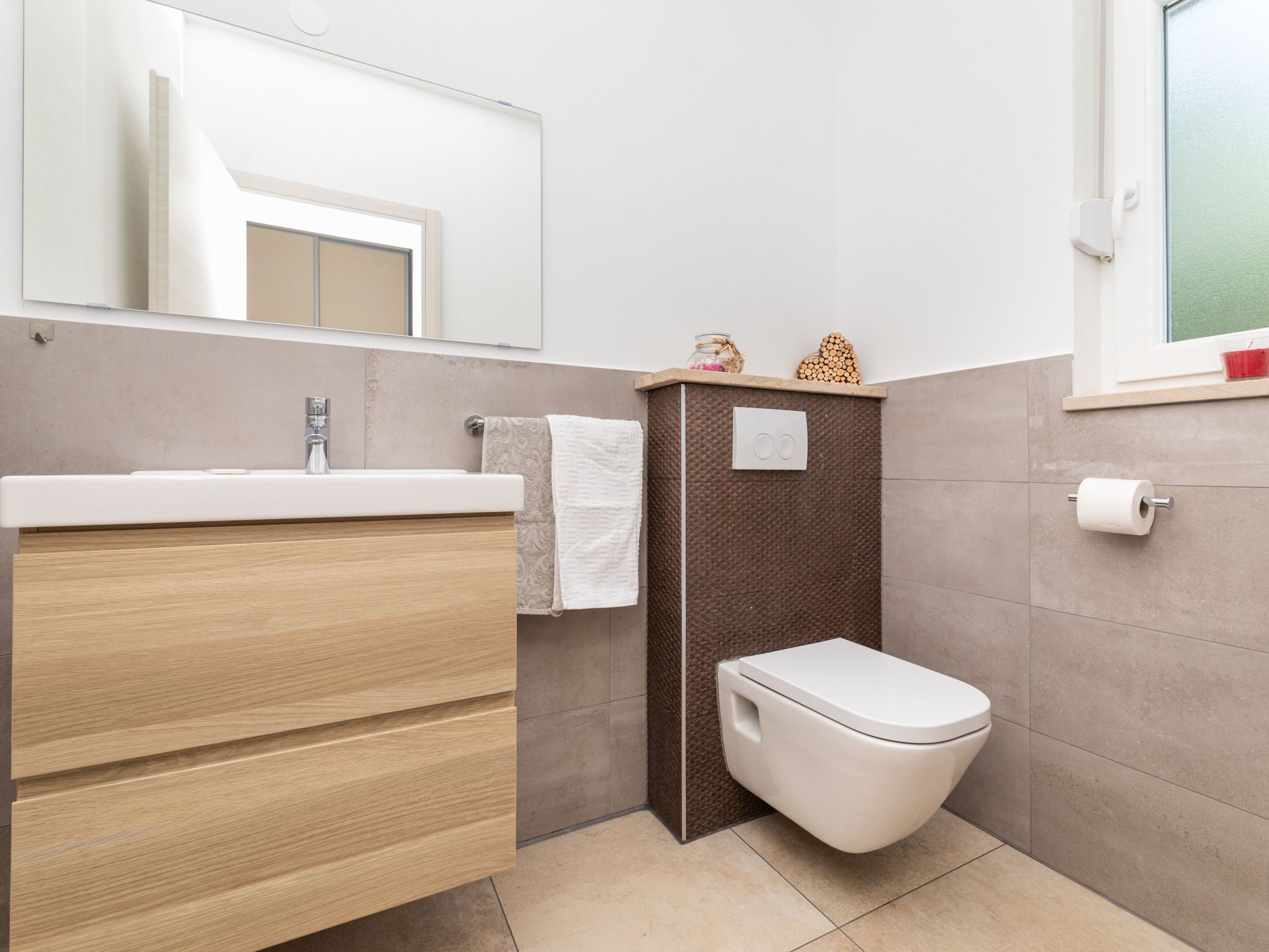 Vila Ema mit Meerblick-Drinnen