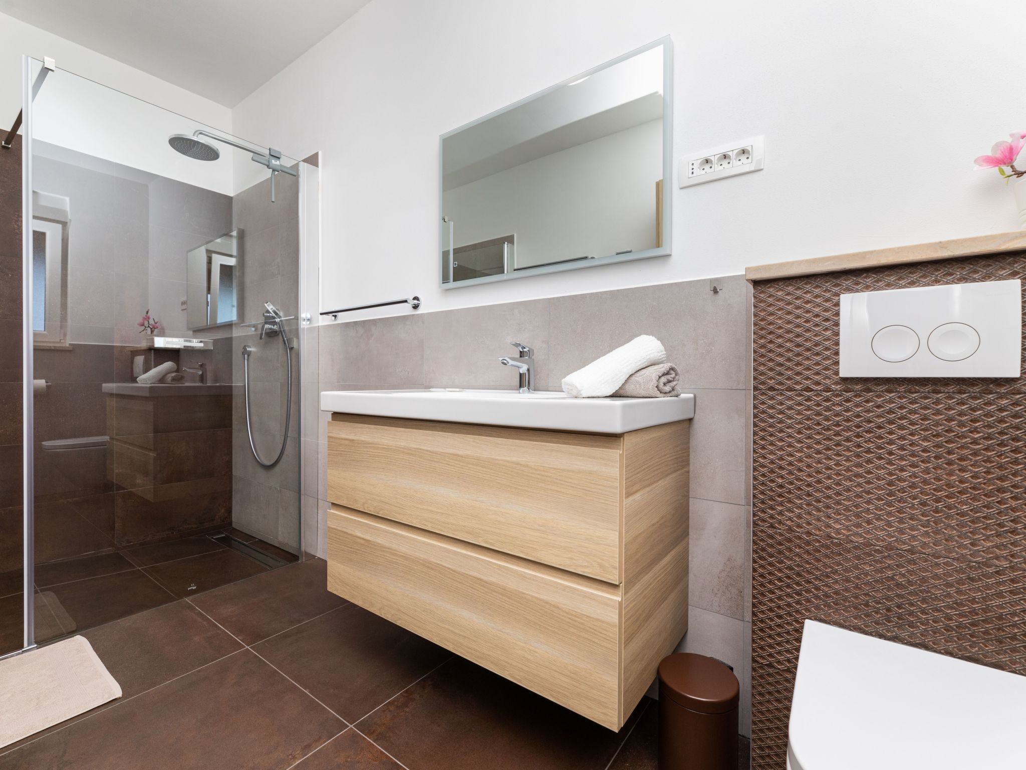 Vila Ema mit Meerblick-Drinnen