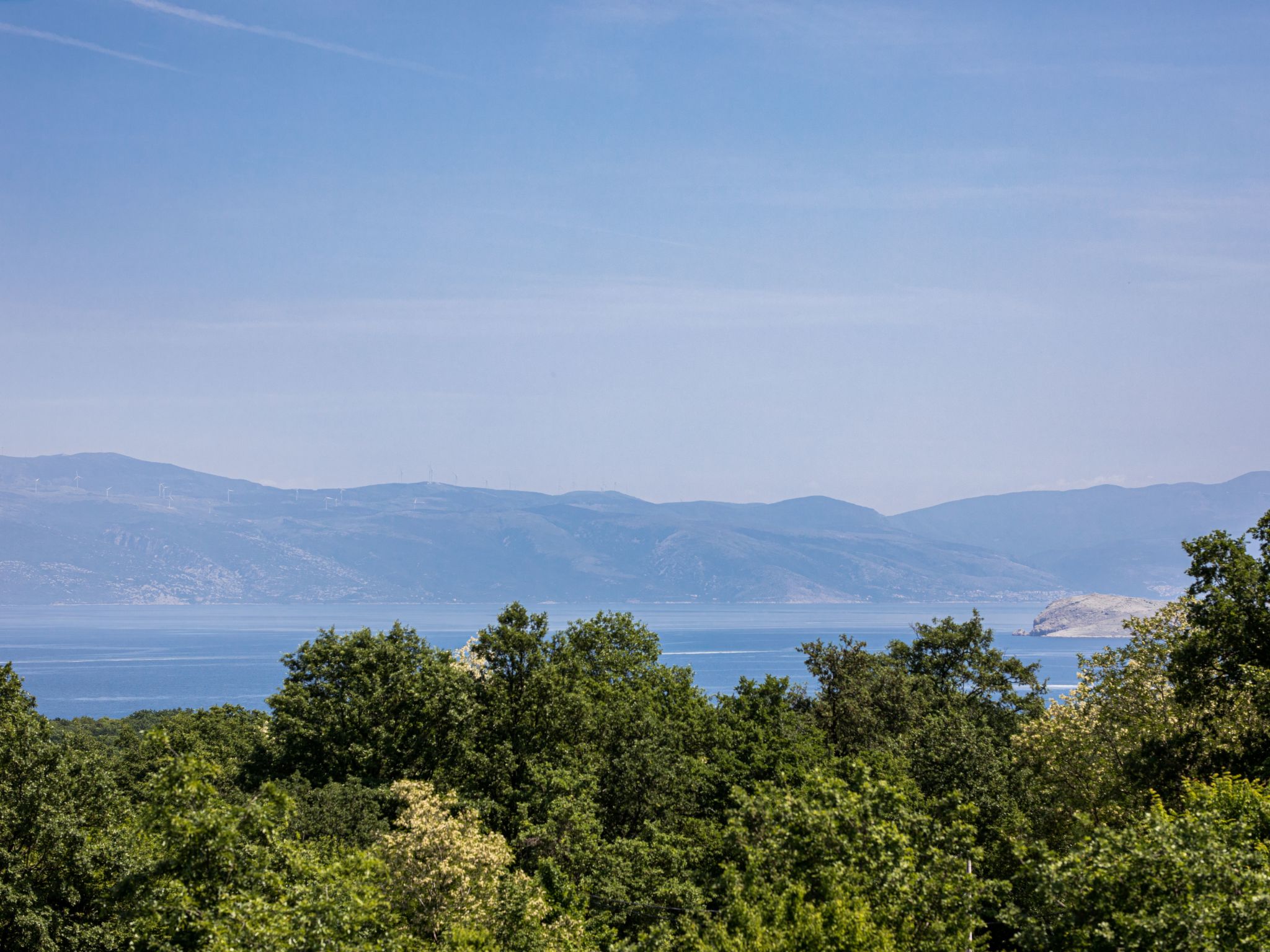 Vila Ema mit Meerblick-Drinnen