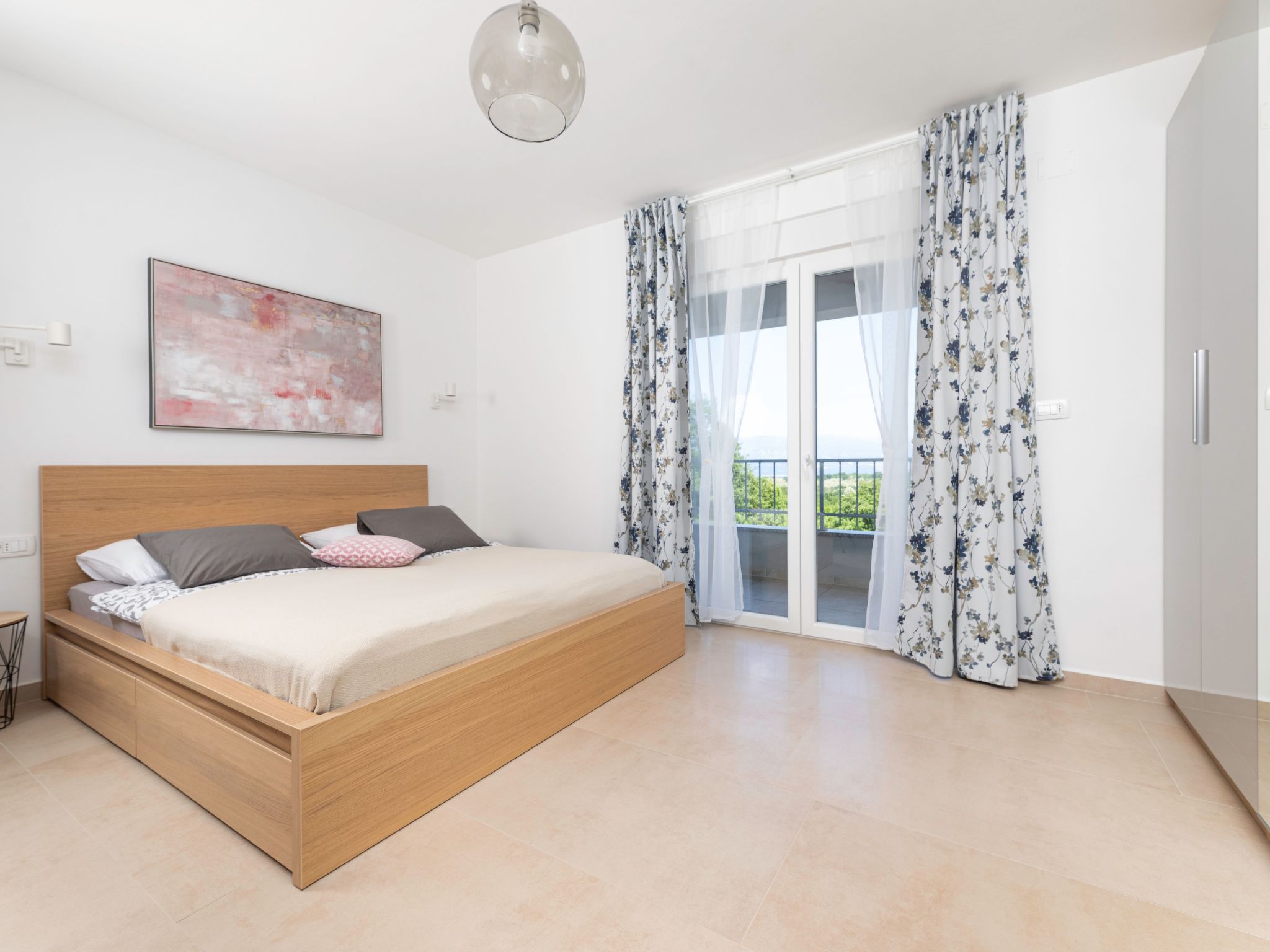 Vila Ema mit Meerblick-Drinnen