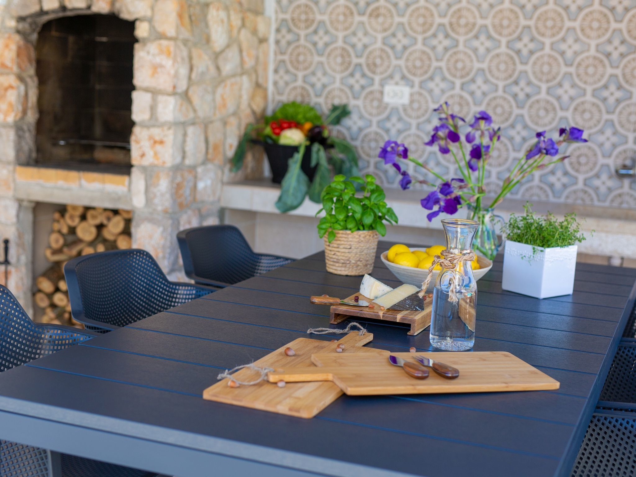 Steinvilla Margaret mit Pool und besonderem Flair-Dedans