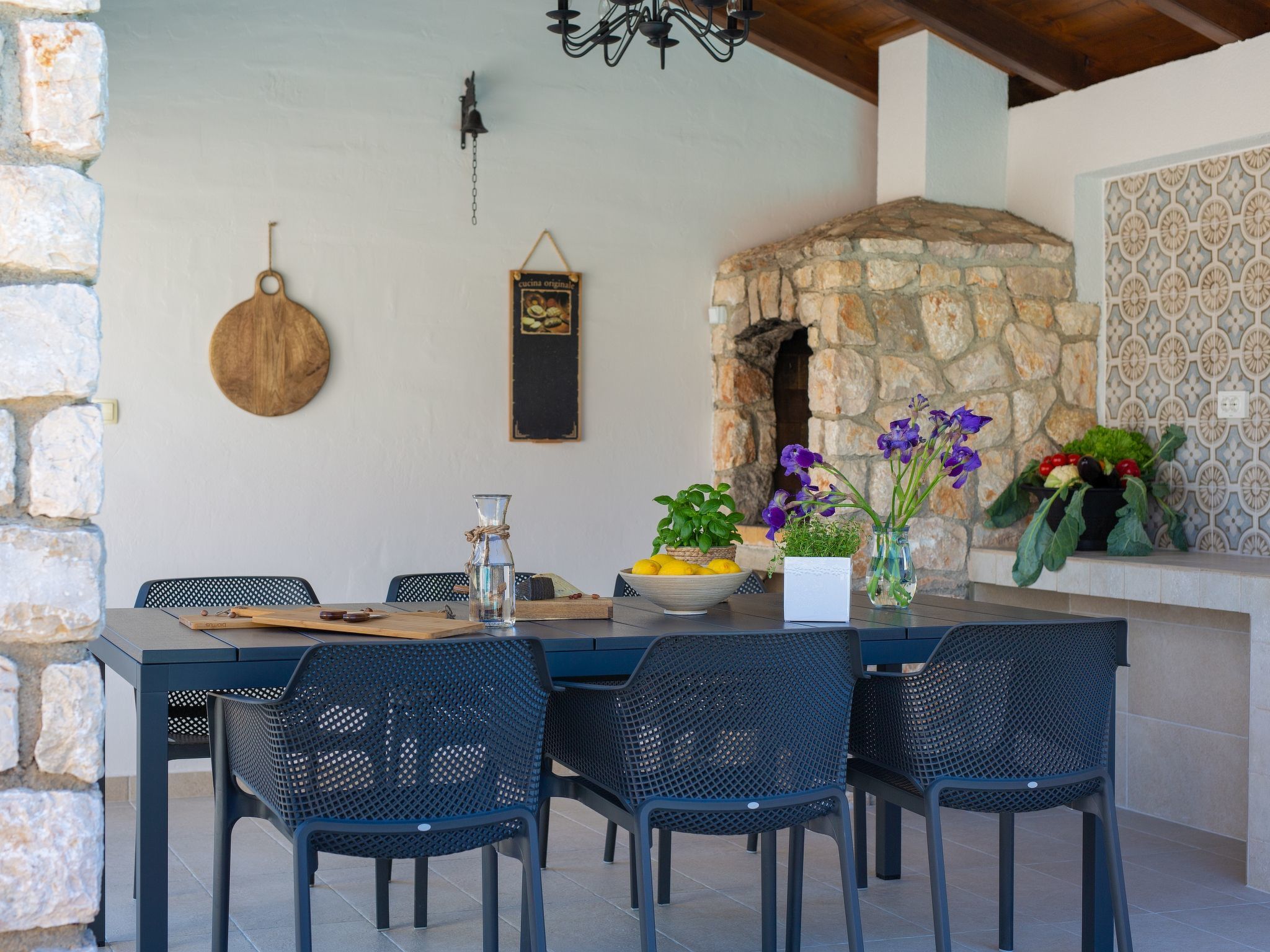 Steinvilla Margaret mit Pool und besonderem Flair-Dedans