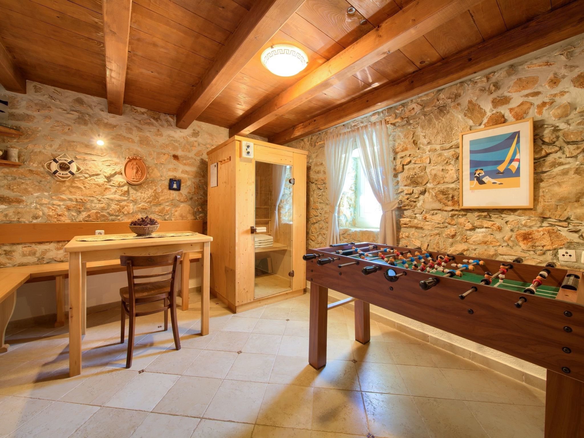 Steinvilla Margaret mit Pool und besonderem Flair-Dedans