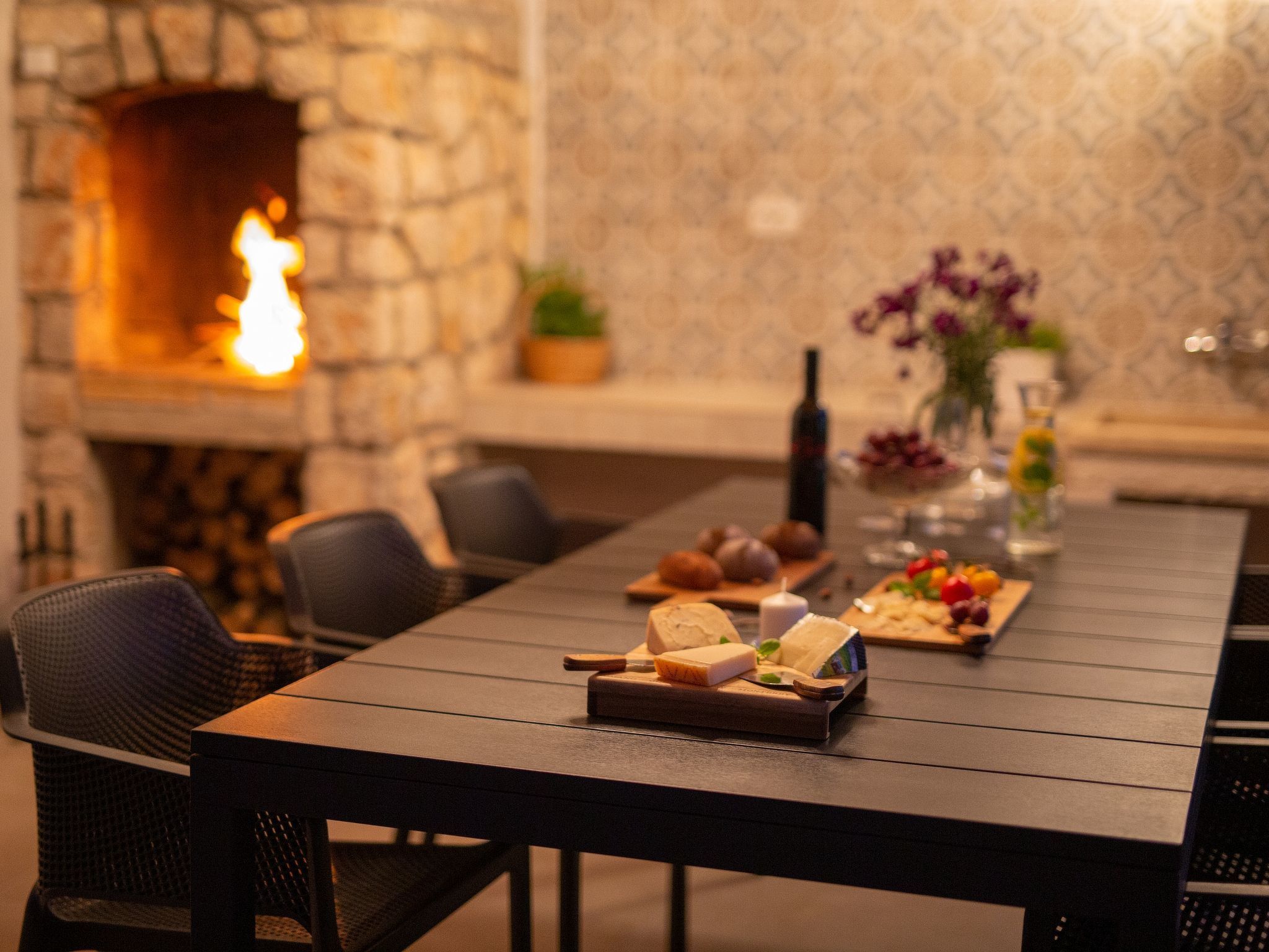 Steinvilla Margaret mit Pool und besonderem Flair-Dedans