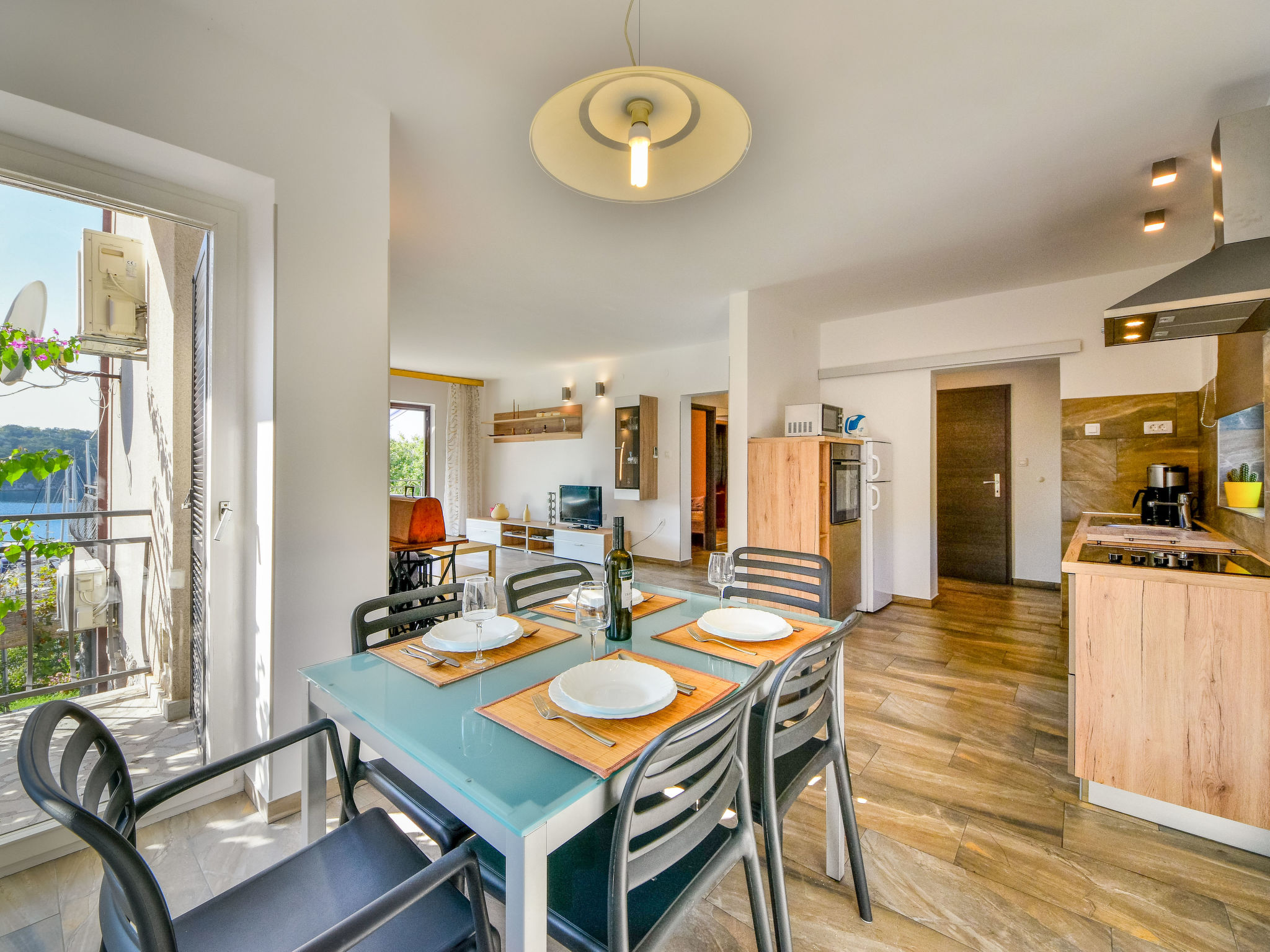 Kitchen / Dining Room