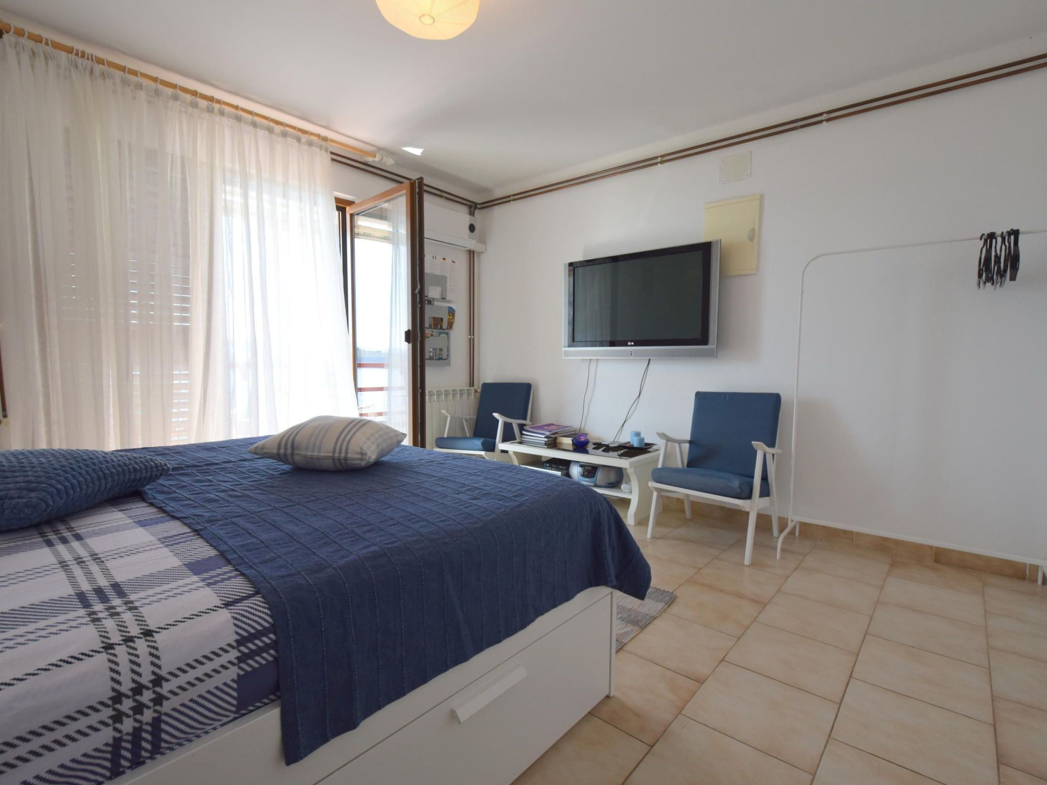 Cvenkica-Image-tags.info