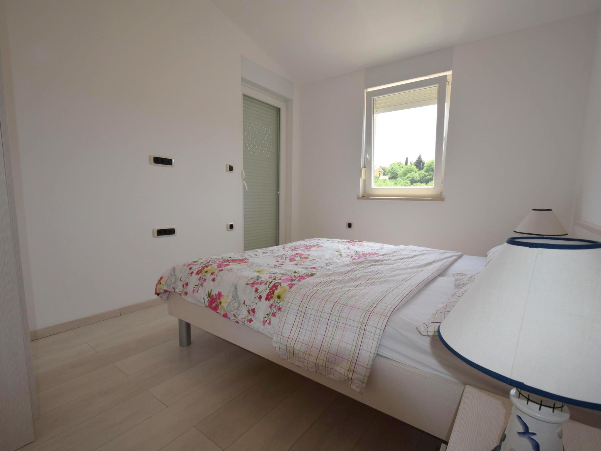 Nevena-Image-tags.info