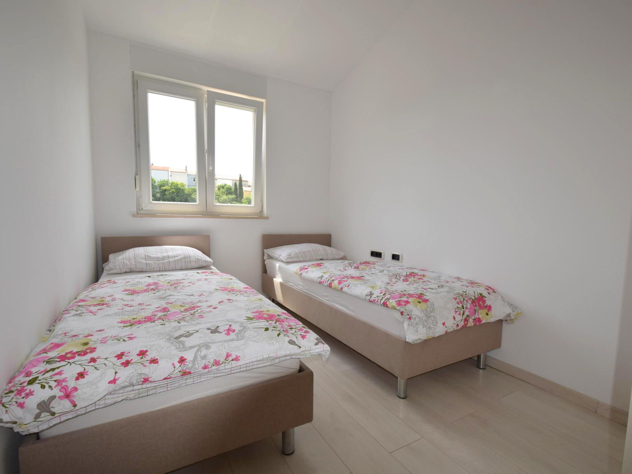 Nevena-Image-tags.info