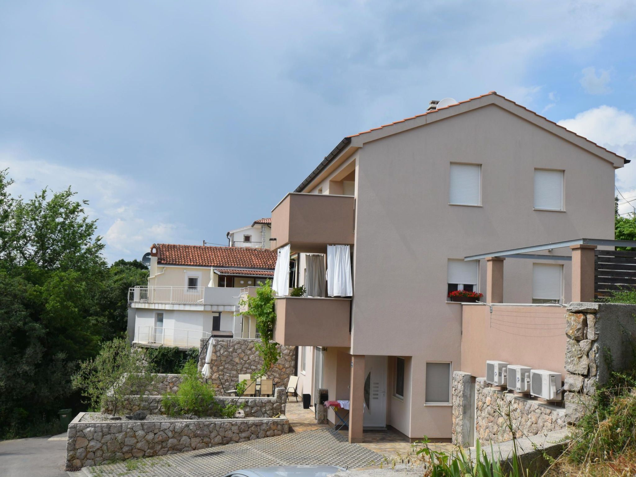 Nevena-Image-tags.info