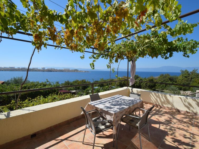 6-persoons appartement aan zee in Omišalj, Krk in Omisalj