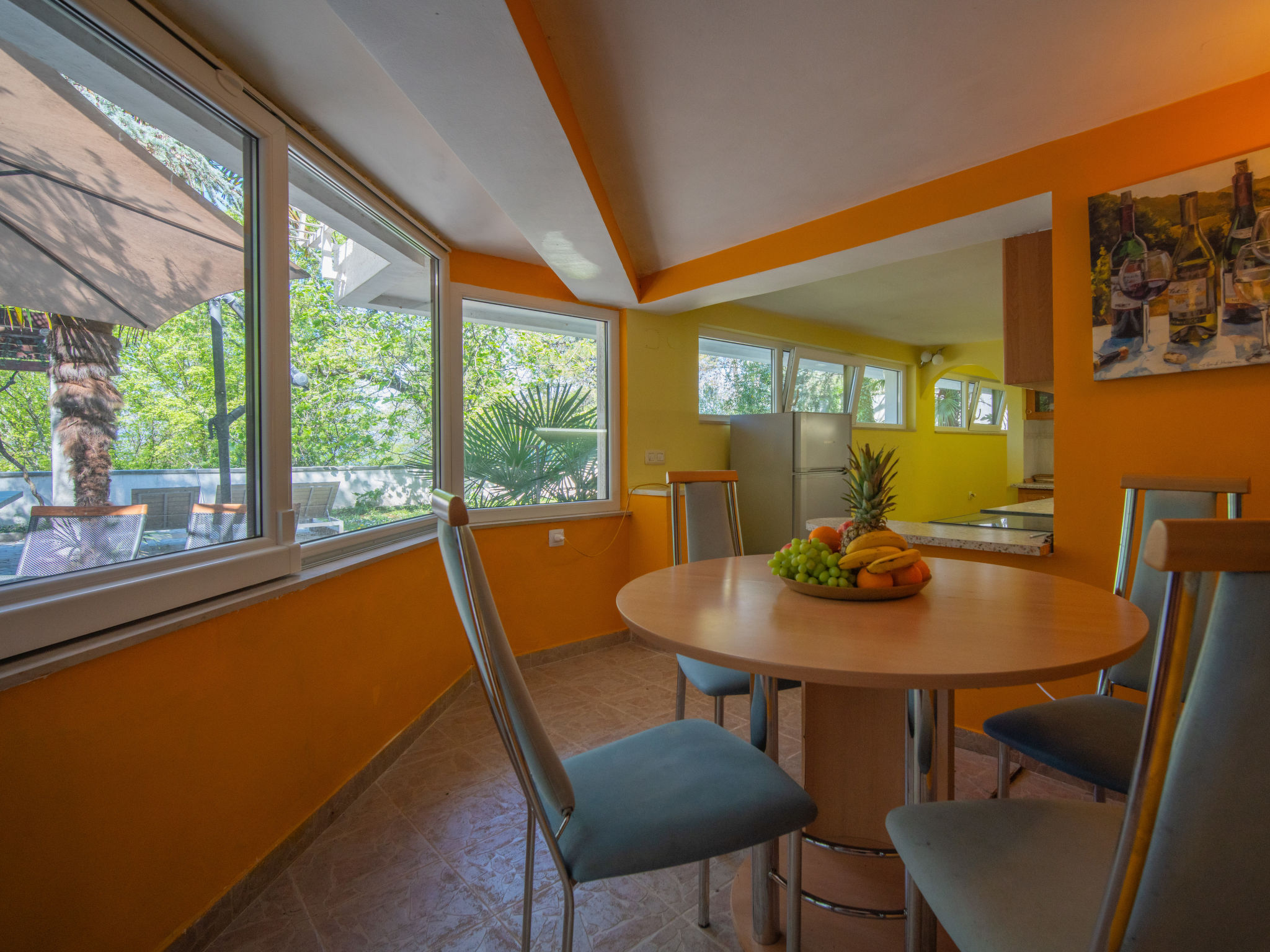Lina — view 4 of 32