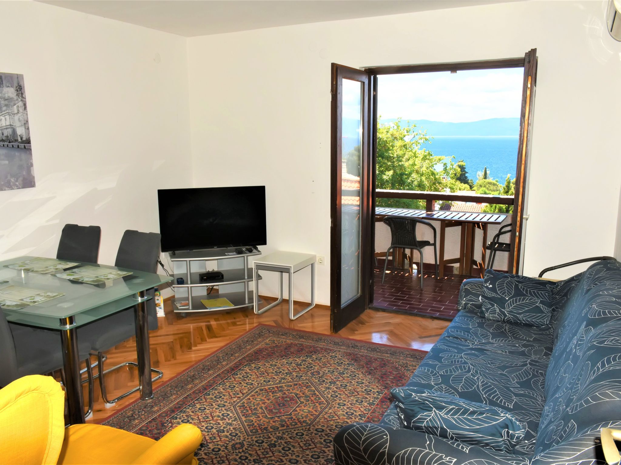 Mit einem privaten Balkon mit Meerblick-Image-tags.info