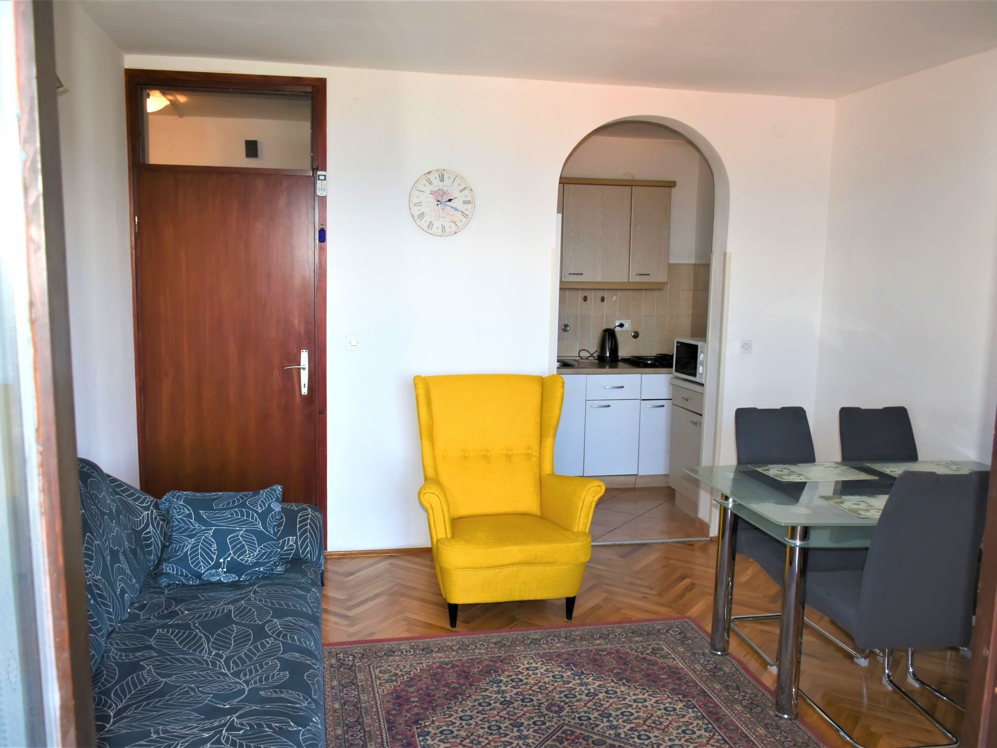 Mit einem privaten Balkon mit Meerblick-Image-tags.info