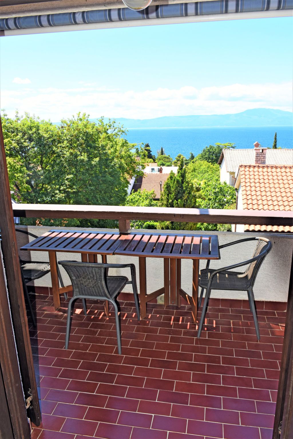 Mit einem privaten Balkon mit Meerblick-Image-tags.info