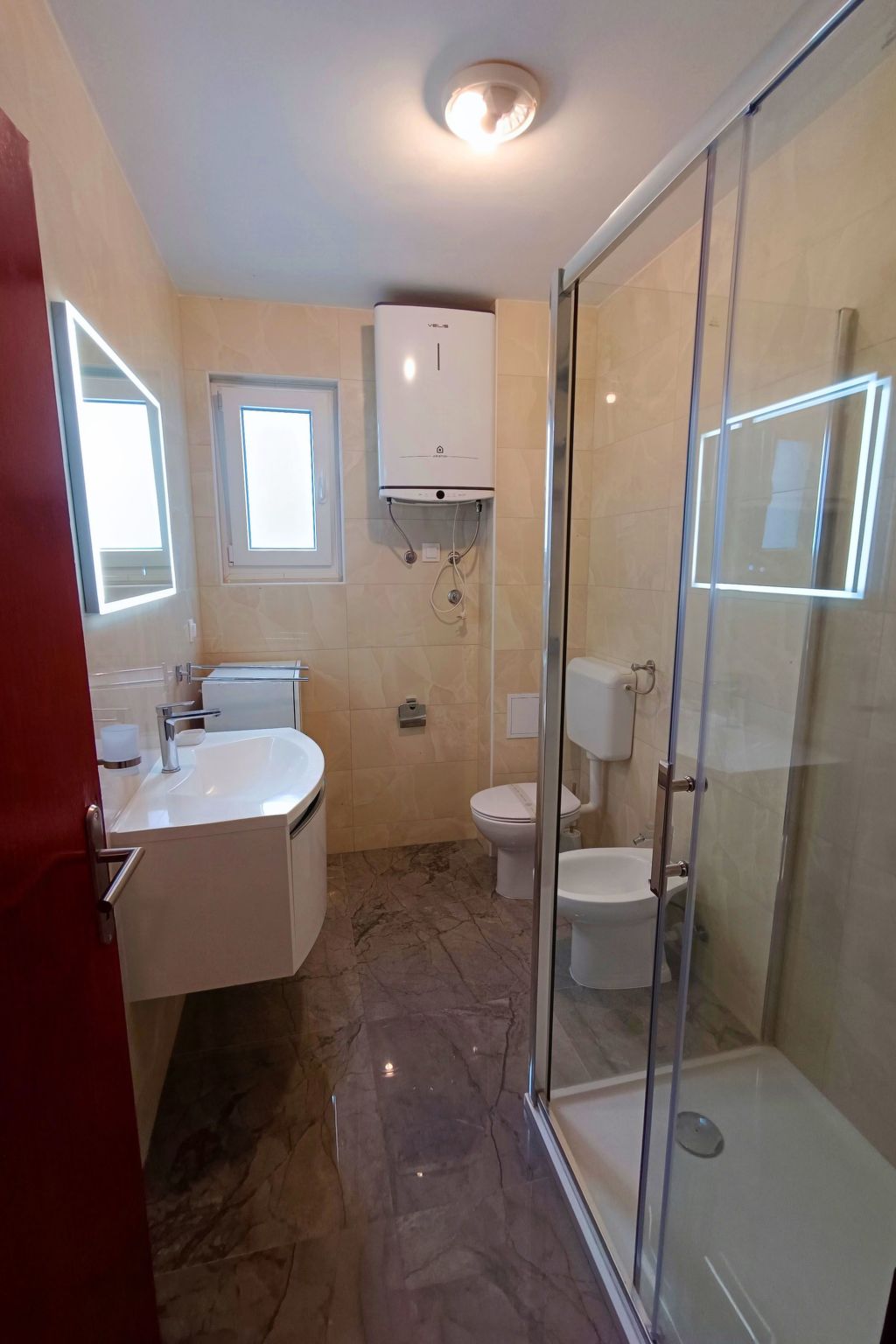 Mit einem privaten Balkon mit Meerblick-Image-tags.info