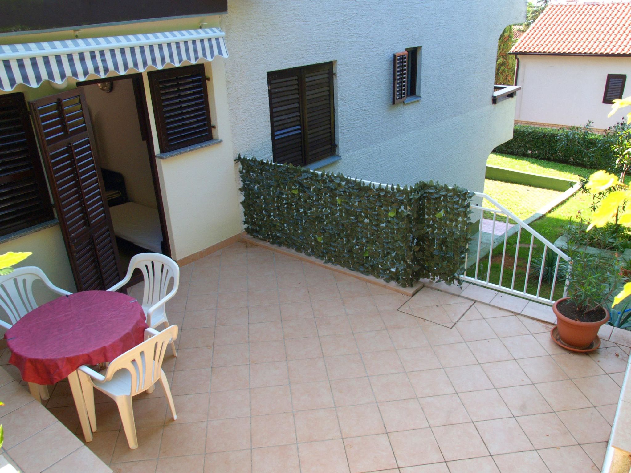 Studio mit Terrasse-Image-tags.info