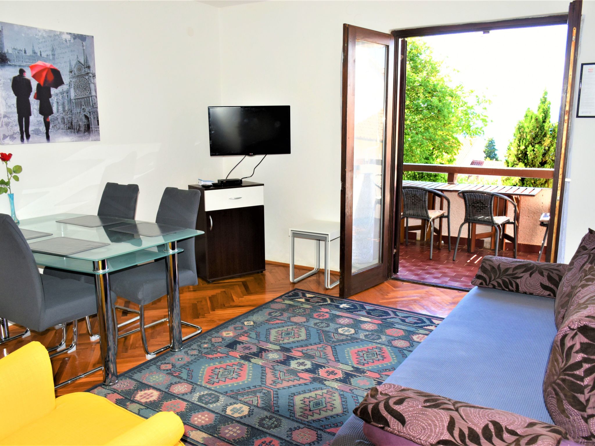 Wohnung in Njivice mit Terrasse und Garten-Image-tags.info