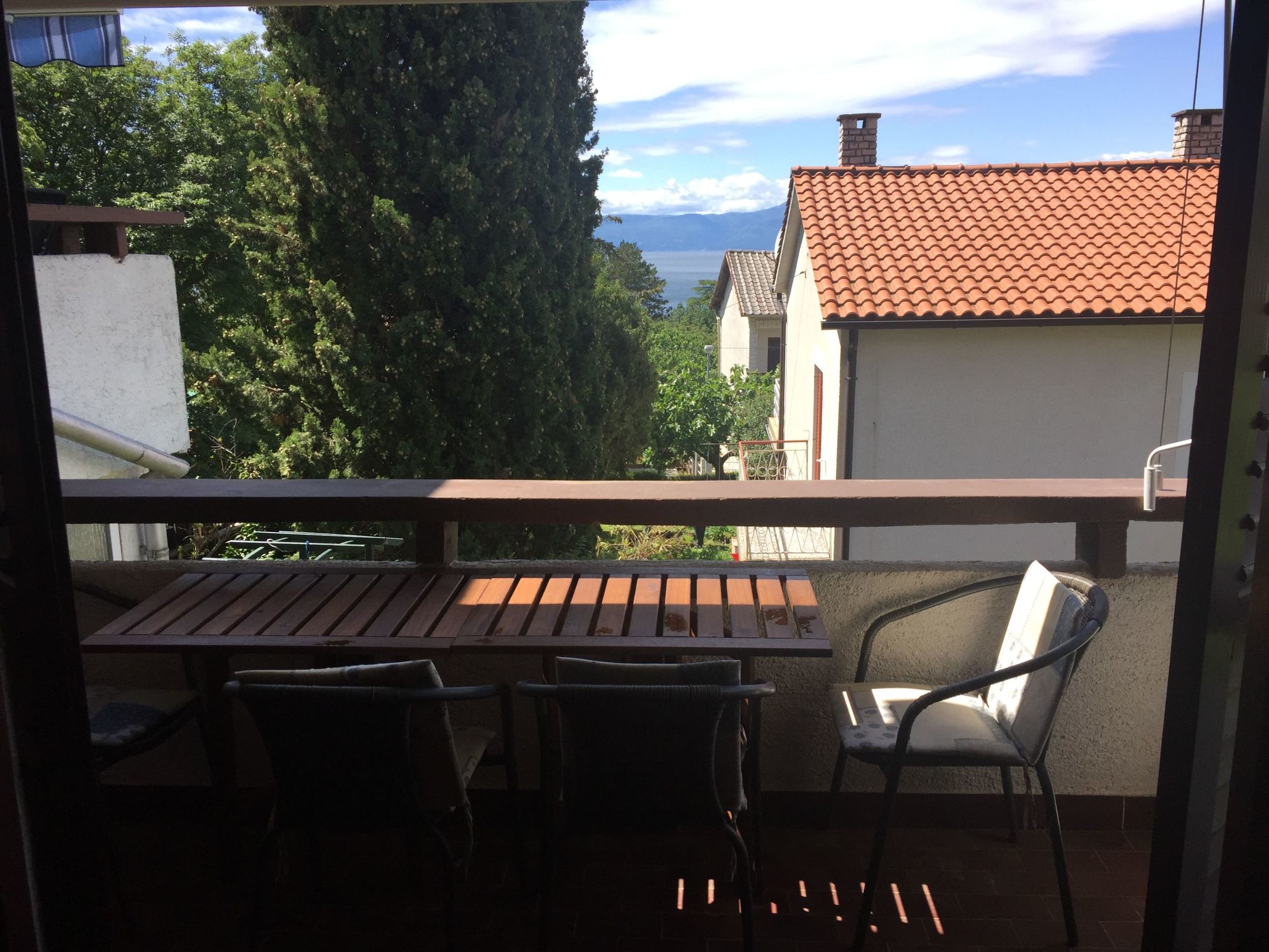 Wohnung in Njivice mit Terrasse und Garten-Image-tags.info