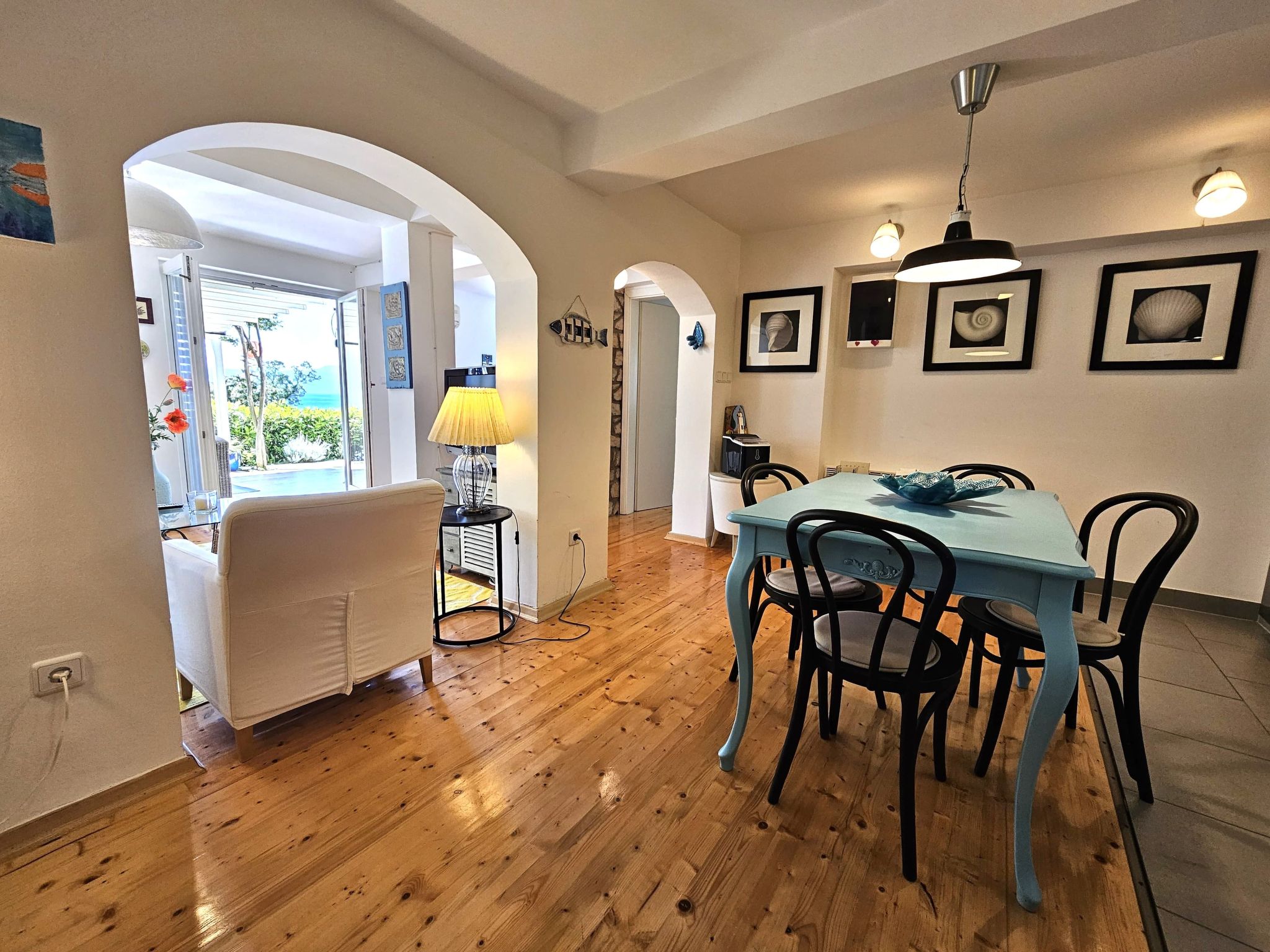 Barbara mit wünderschöne Terrasse-Image-tags.info