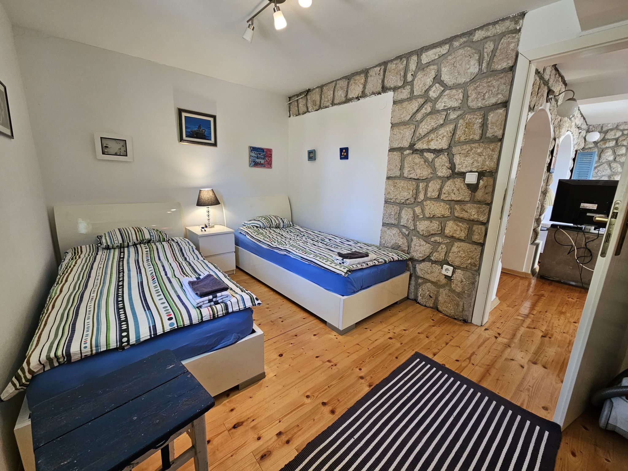 Barbara mit wünderschöne Terrasse-Image-tags.info