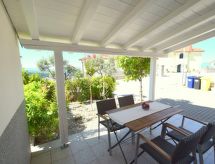 Knus appartement voor 2 personen vlakbij zee en strand in Njivice - thumbnail 1