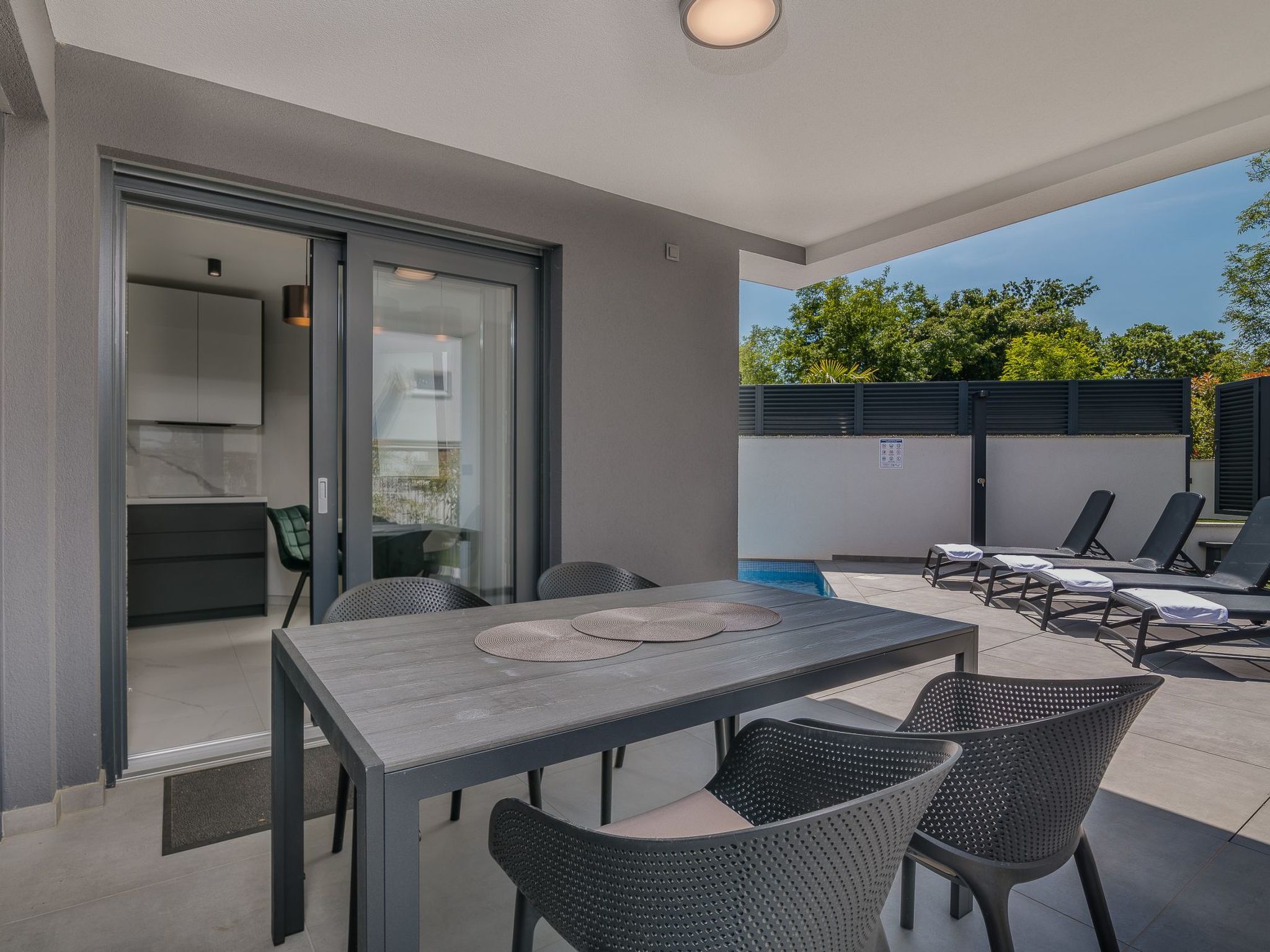 BP Lux-Image-tags.info