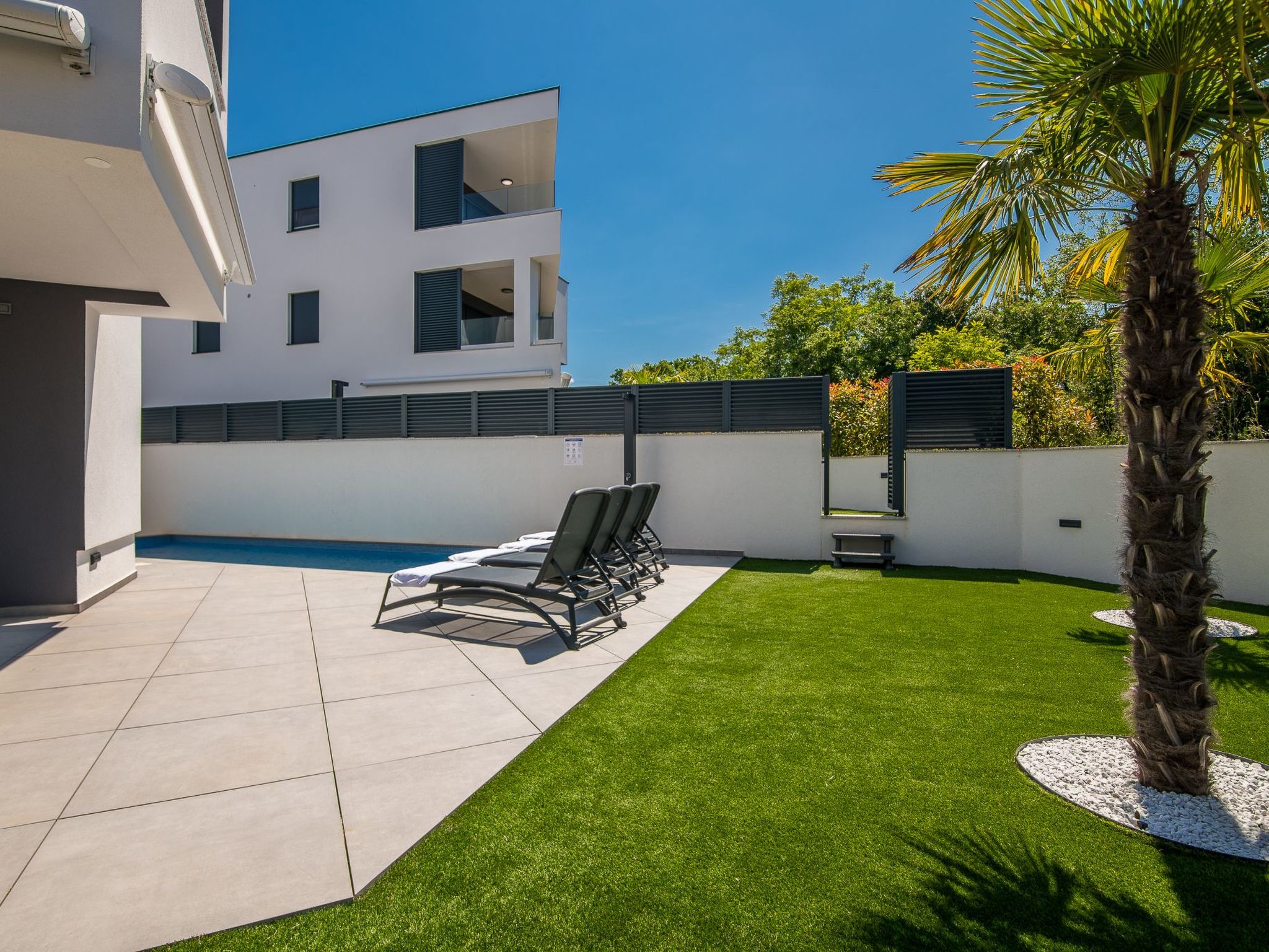 BP Lux-Image-tags.info