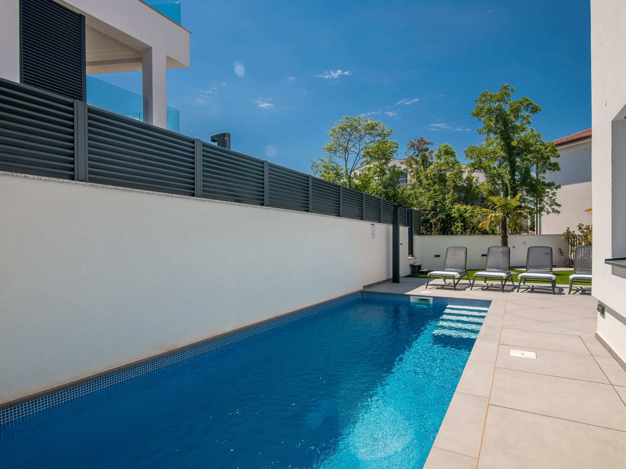 BP Lux-Image-tags.info