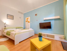 Knusse studio voor 2 personen met tuin op 2 km van strand in Malinska - thumbnail 2