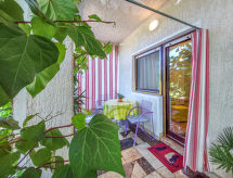 Knusse studio voor 2 personen met tuin op 2 km van strand in Malinska - thumbnail 4